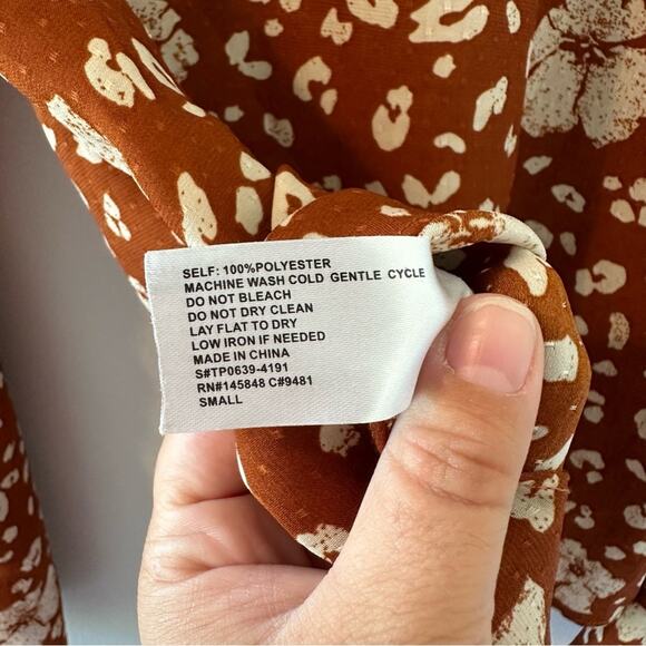 Everly Women’s Floral Bell Sleeve Tie Front Blouse Small - Picture 6 of 7